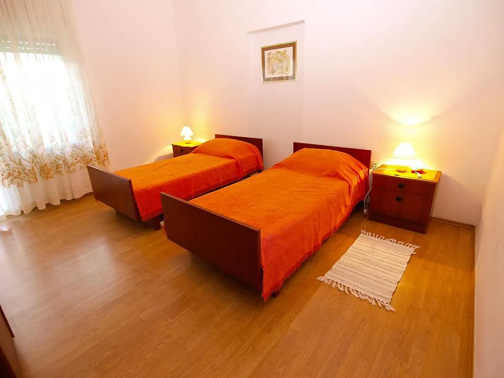 Apartments Radmila 977 Medulin 0*,