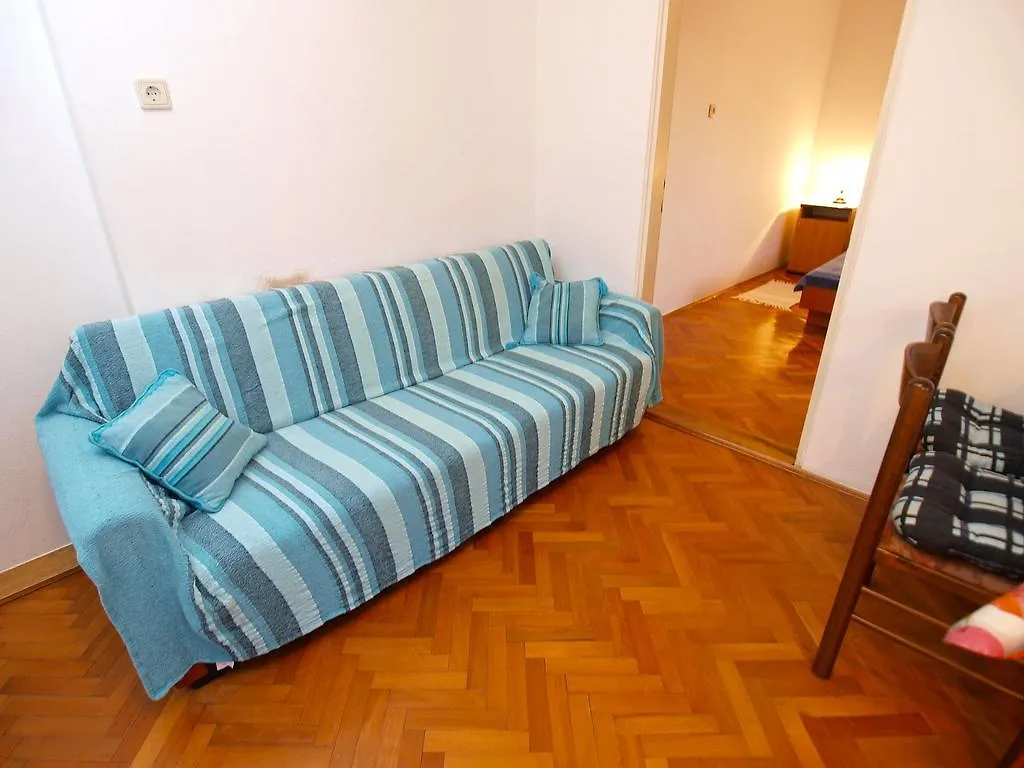 Apartments Radmila 977 Medulin