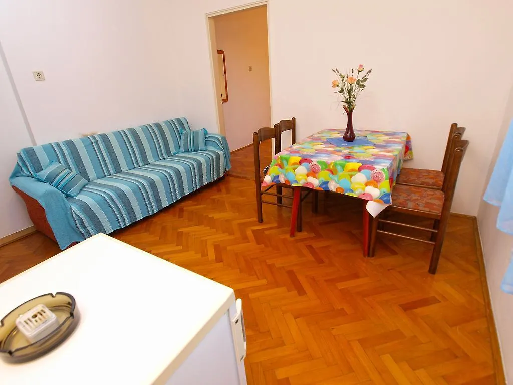 Apartments Radmila 977 Medulin