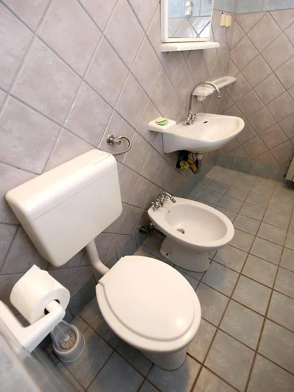 Apartments Radmila 977 Medulin 0*,  Croatia