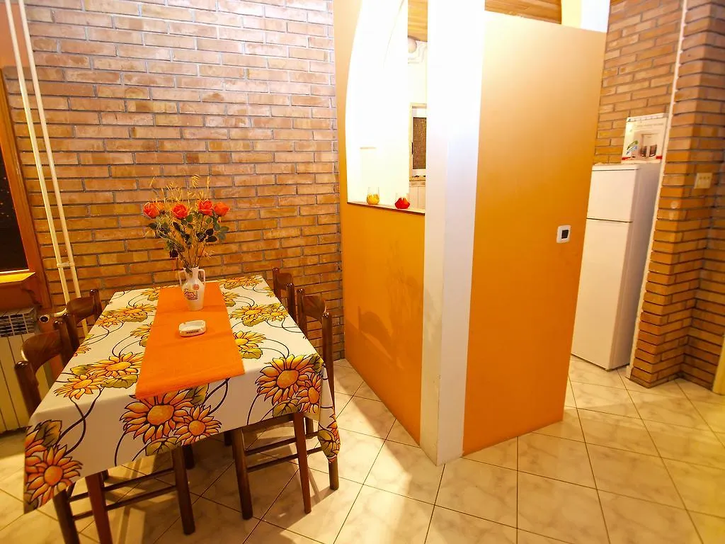Apartments Radmila 977 Medulin